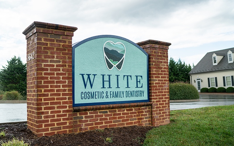 White Cosmetic & Family Dentistry sign